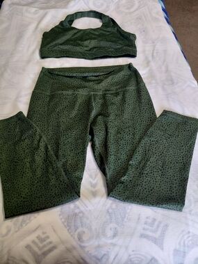 Zyia Green Speckled Activewear Set - Sports Bra & Leggings